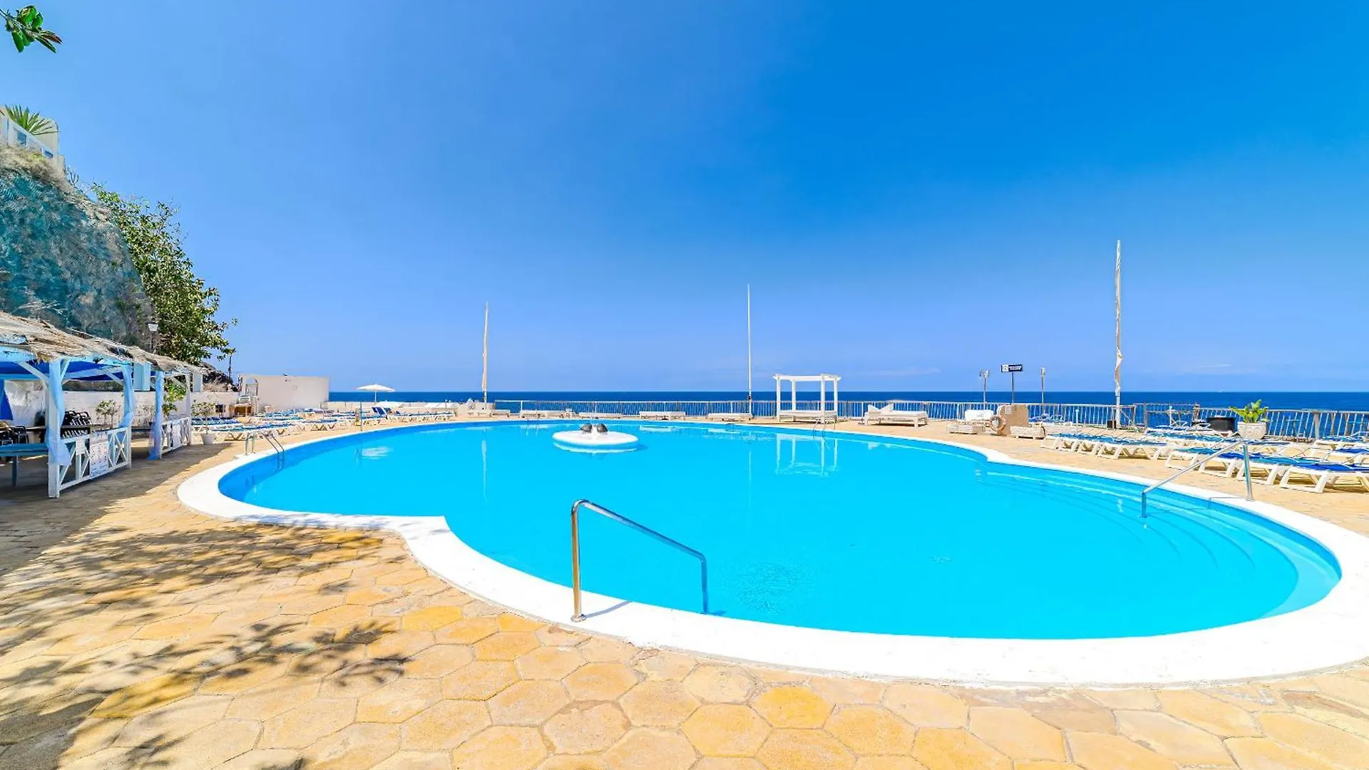 Ocean Breeze Apartments kontakter